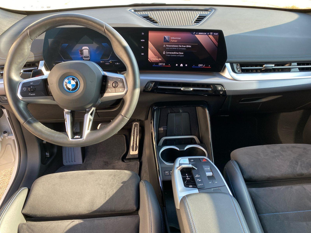 BMW iX1