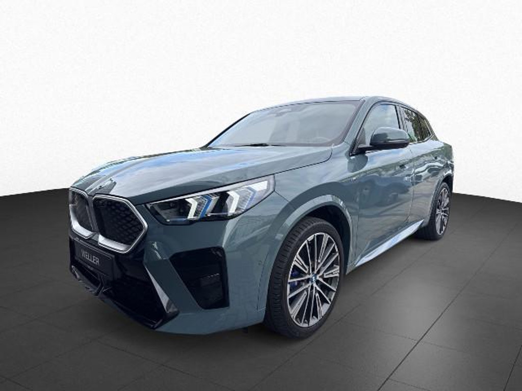BMW iX2 xDrive30
