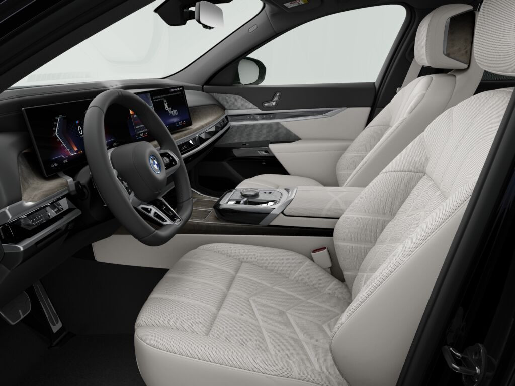 BMW i7