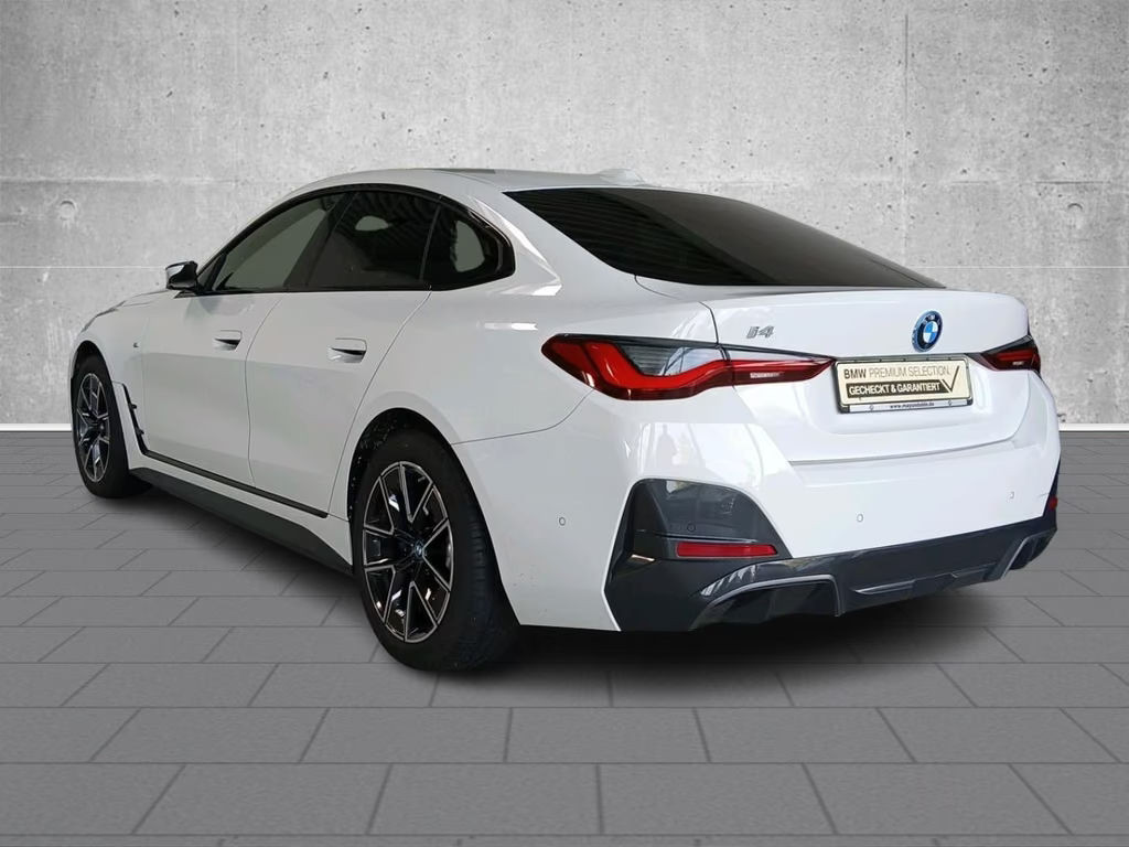 BMW i4