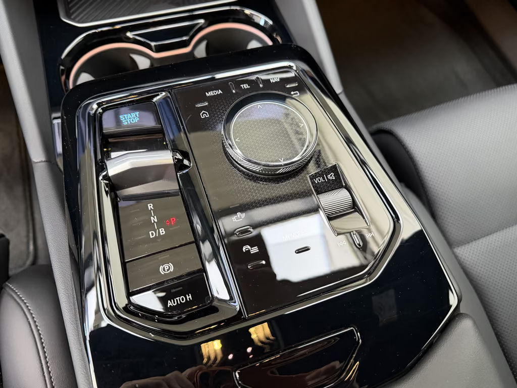 BMW i5
