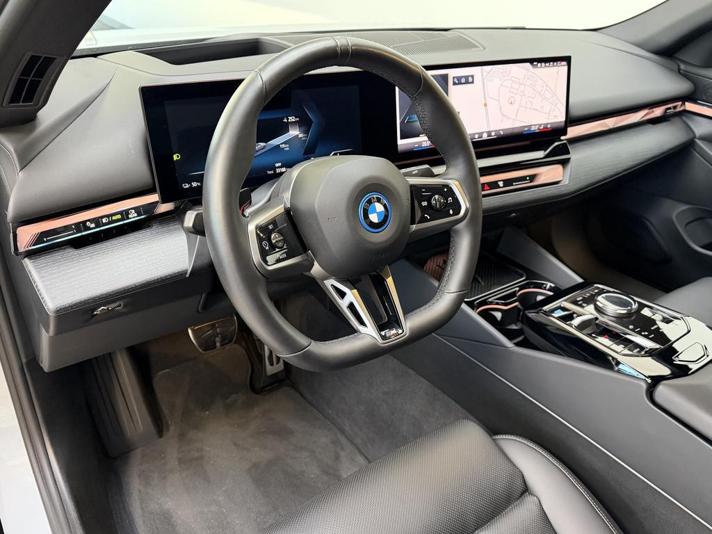 BMW i5