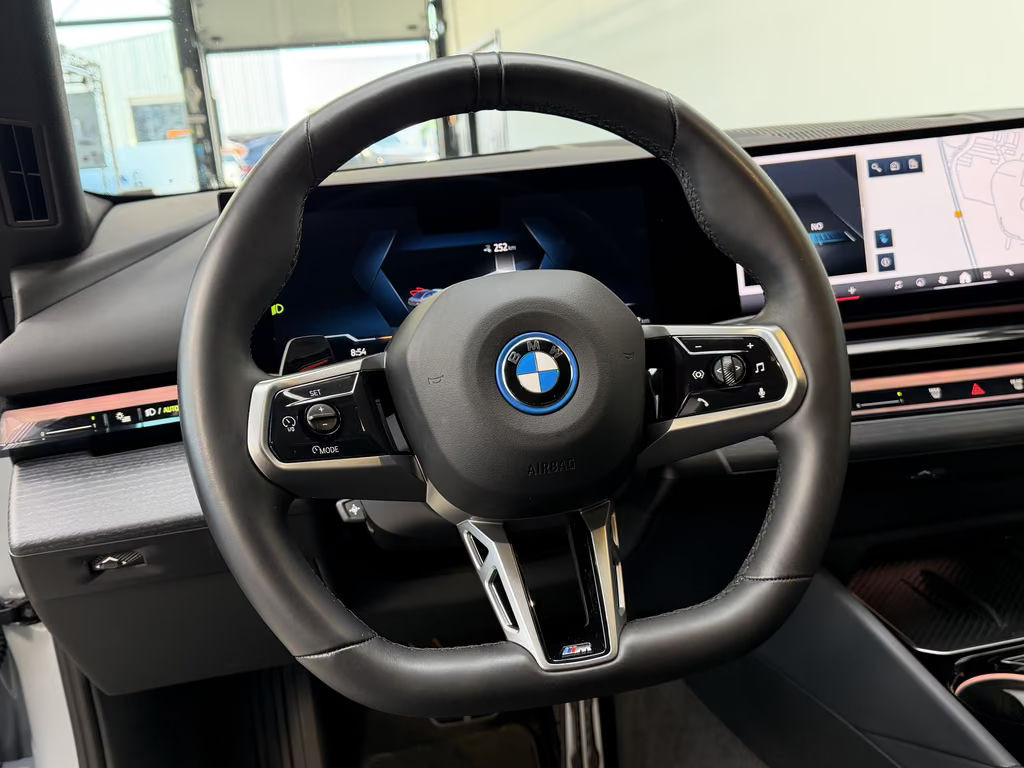BMW i5