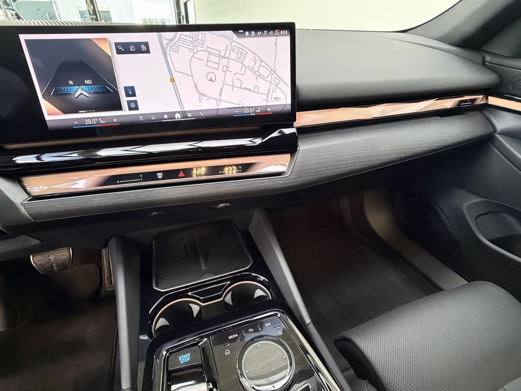 BMW i5