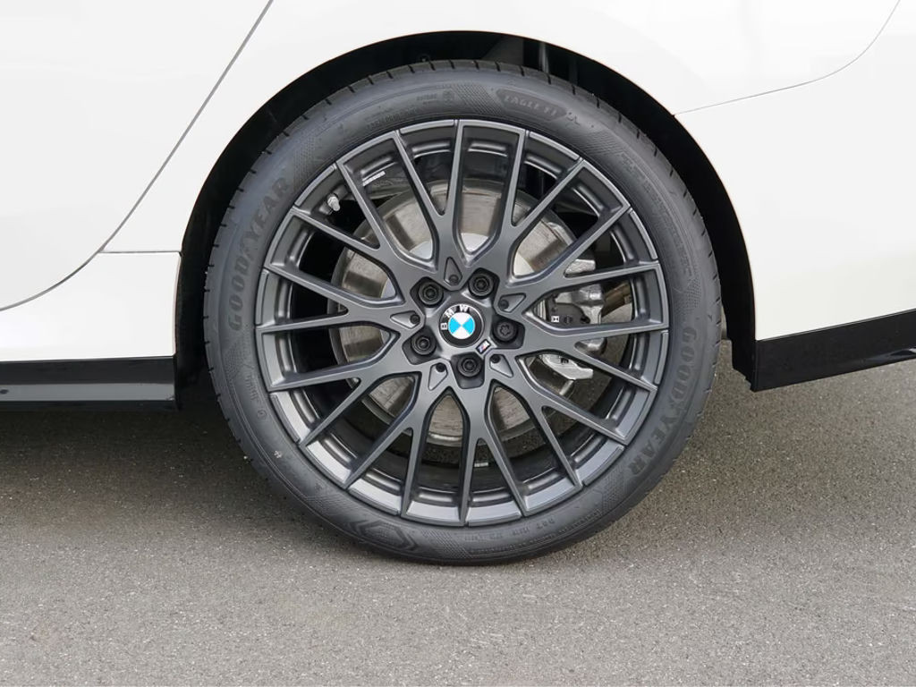 BMW M235