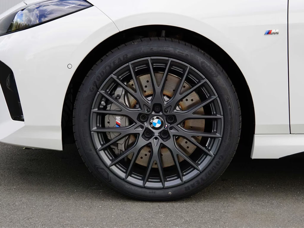 BMW M235
