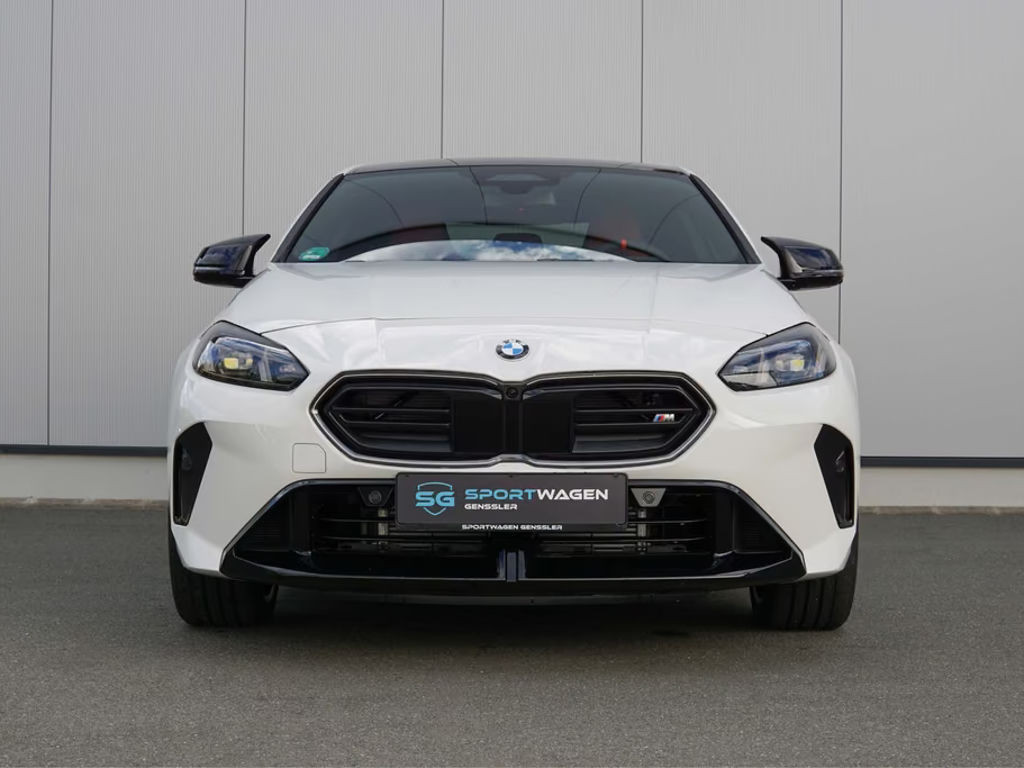 BMW M235
