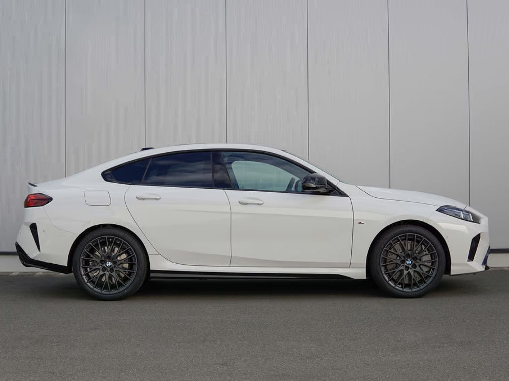 BMW M235