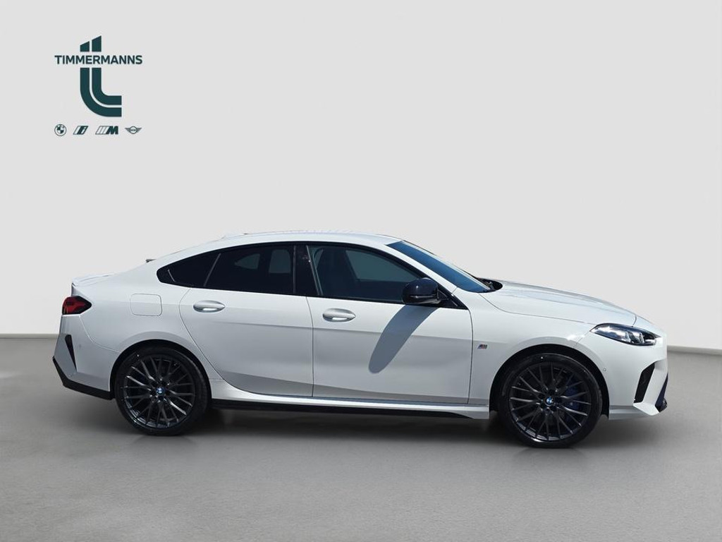BMW M235