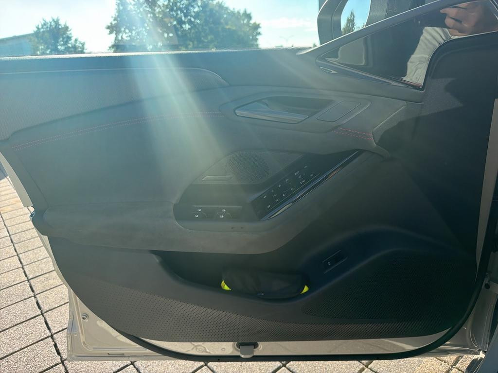 Audi S6 e-tron