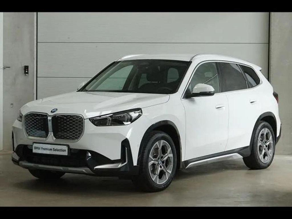 BMW iX1 X-LINE - AMPER 700 KM - NAVI