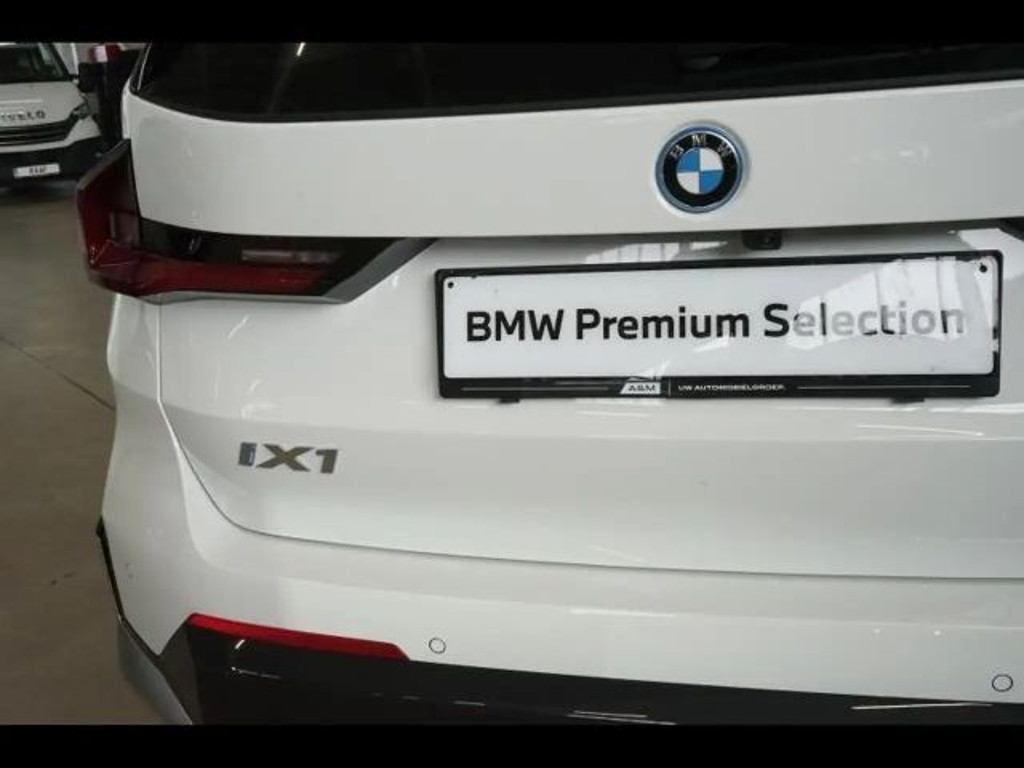 BMW iX1