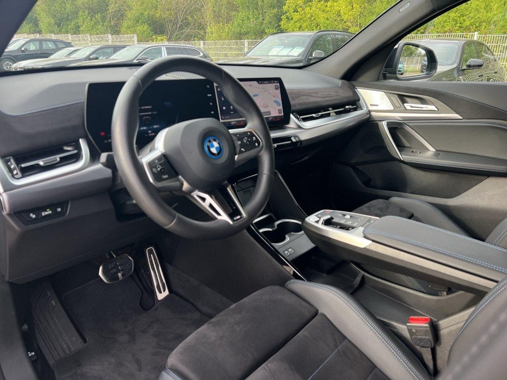 BMW iX2