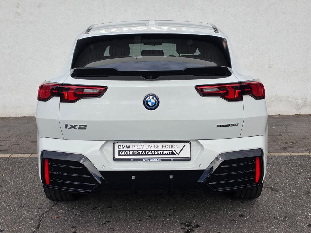 BMW iX2