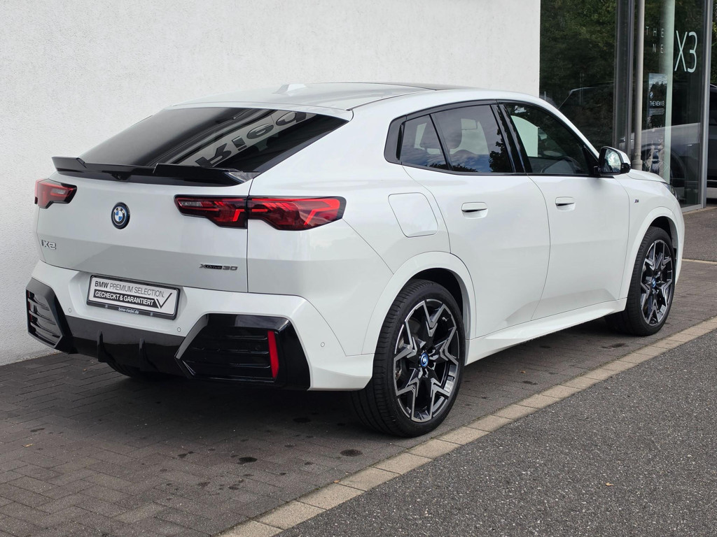 BMW iX2