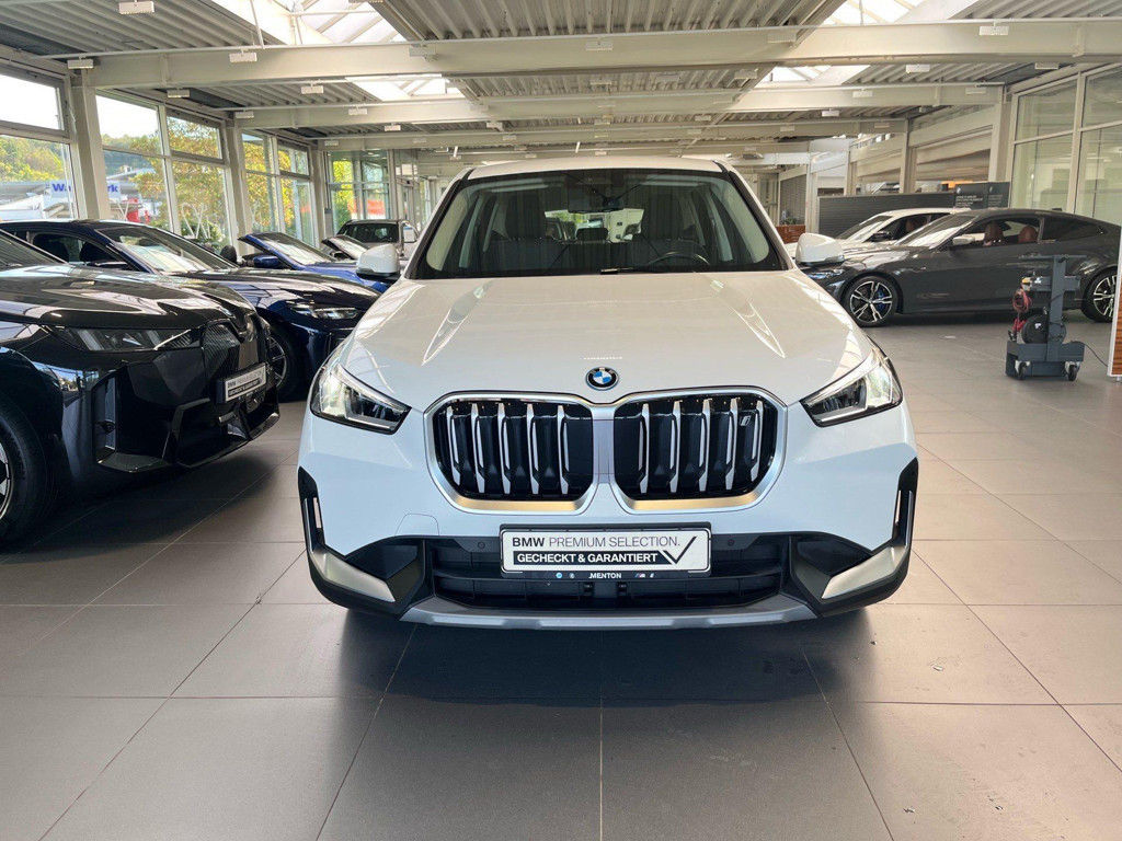 BMW iX1