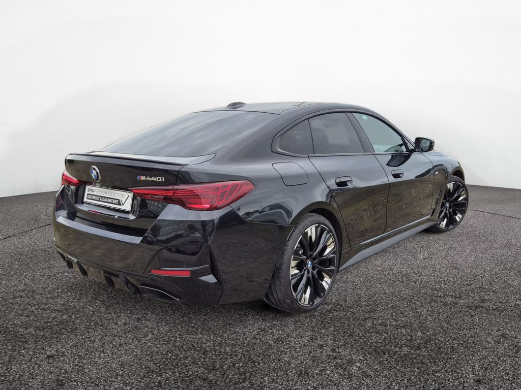 BMW M440