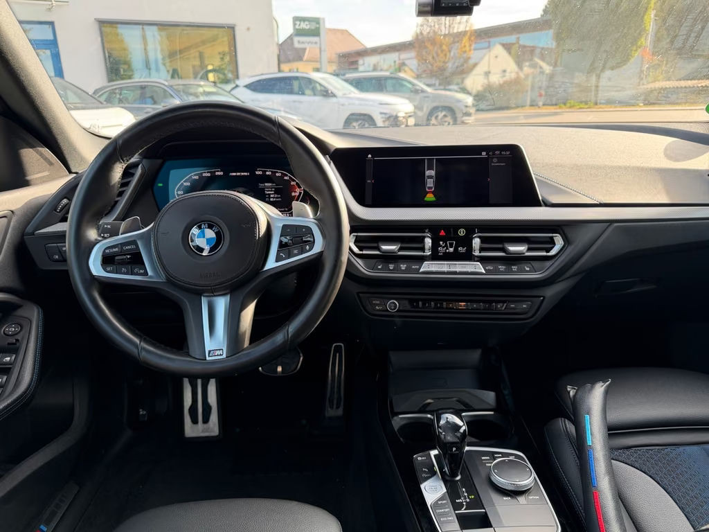 BMW M235
