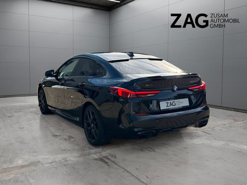 BMW M235