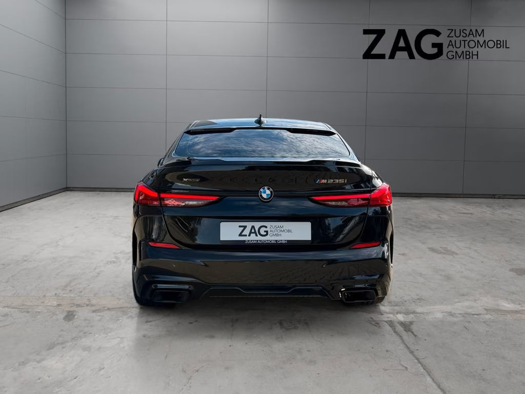 BMW M235