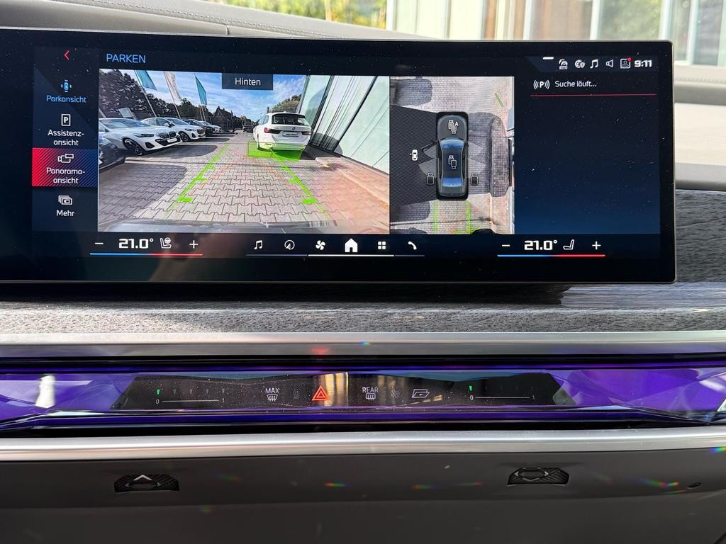 BMW i7