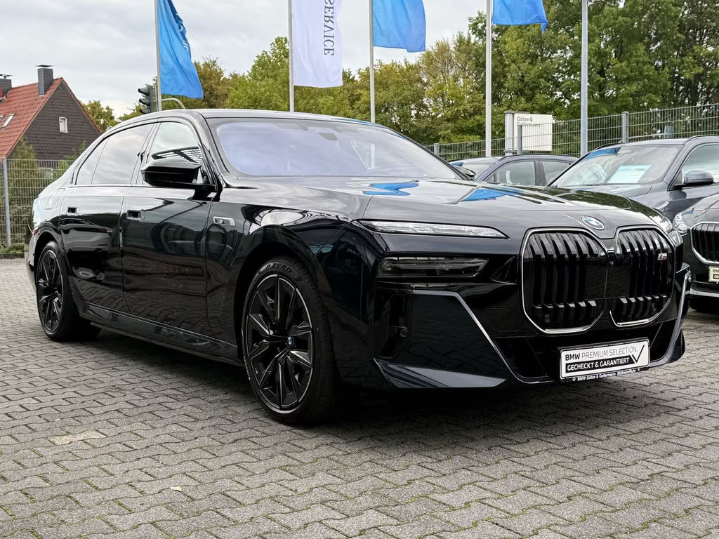 BMW i7