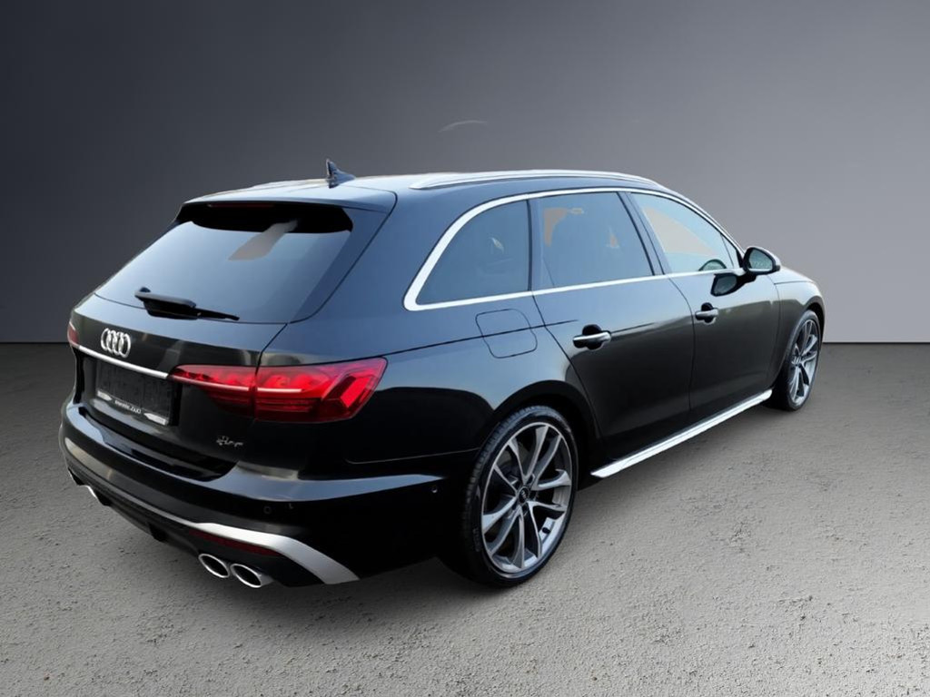 Audi S4