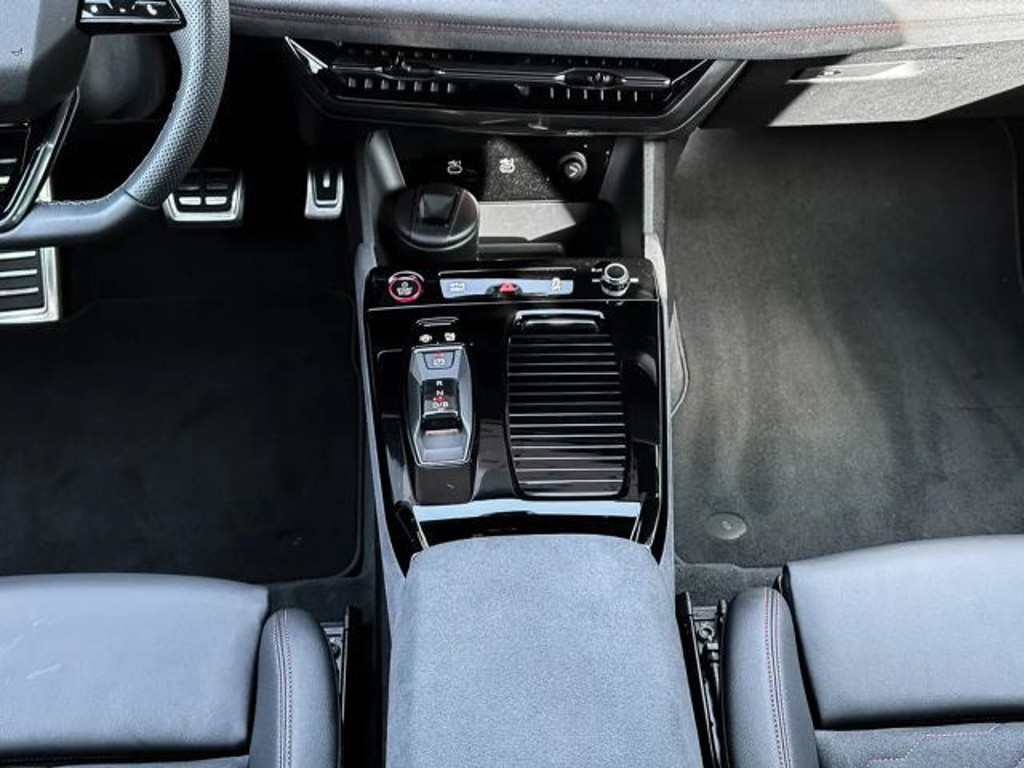 Audi S6 e-tron
