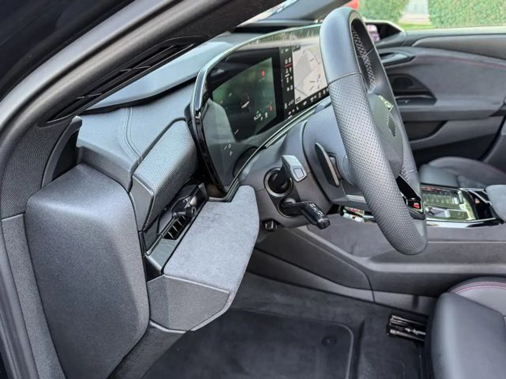 Audi S6 e-tron