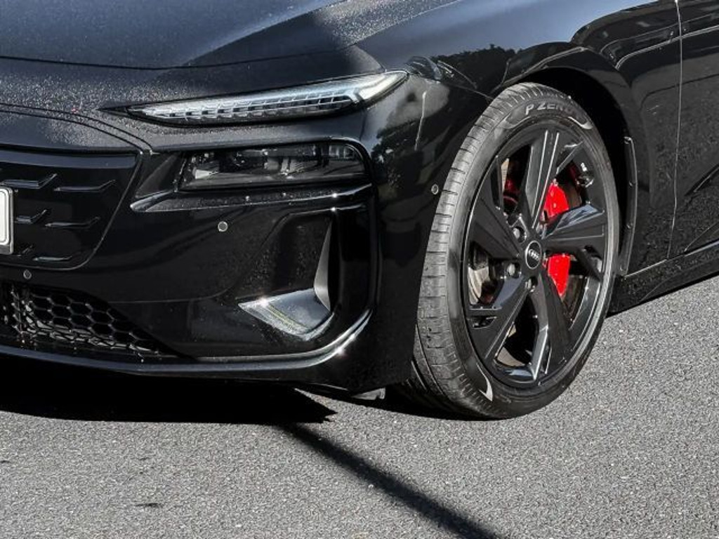 Audi S6 e-tron