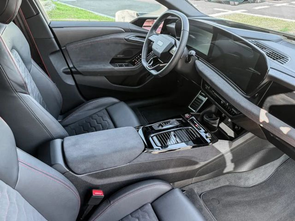 Audi S6 e-tron