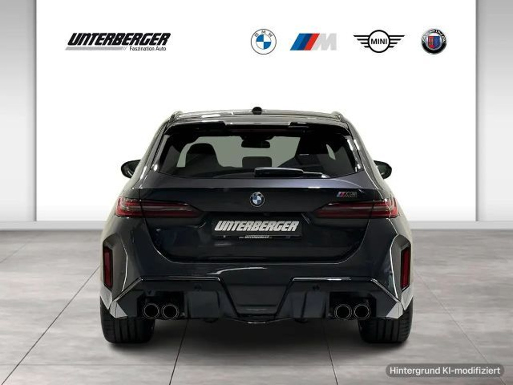 BMW M5 Touring Vmax ACC 360 AHK B&W Pano