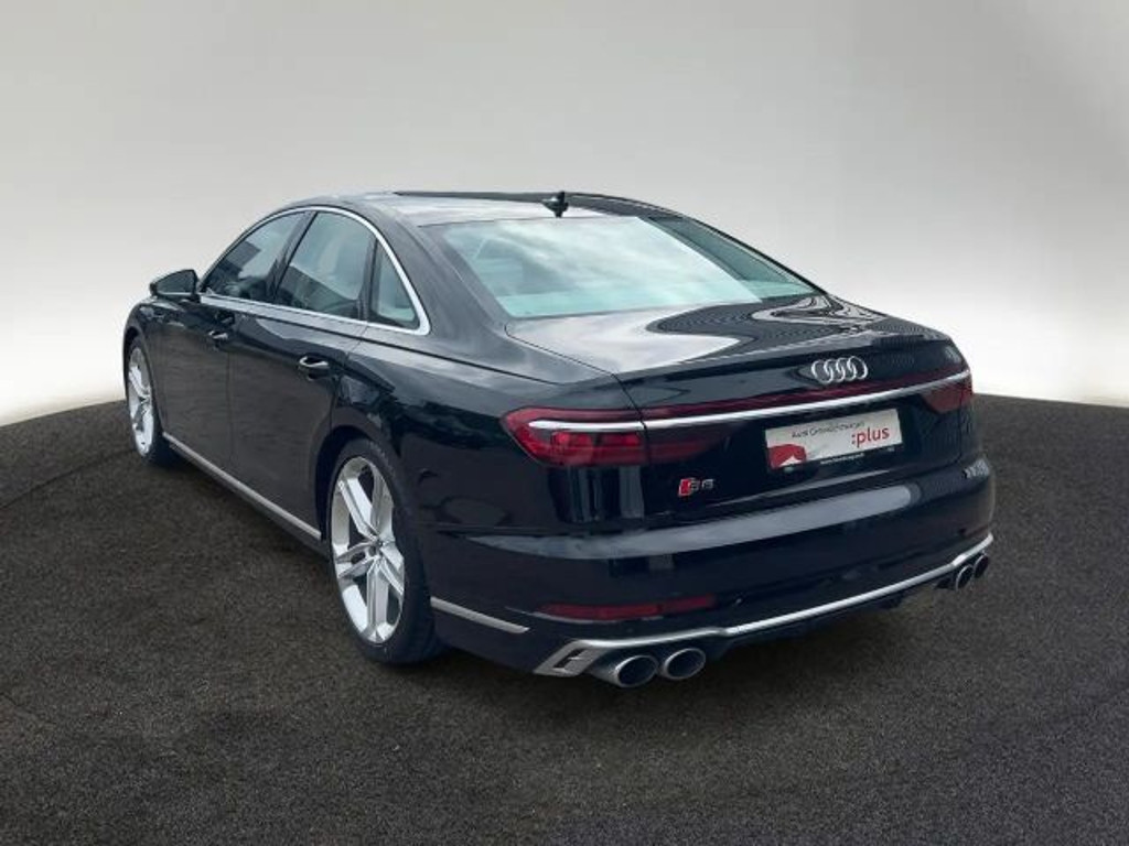 Audi S8