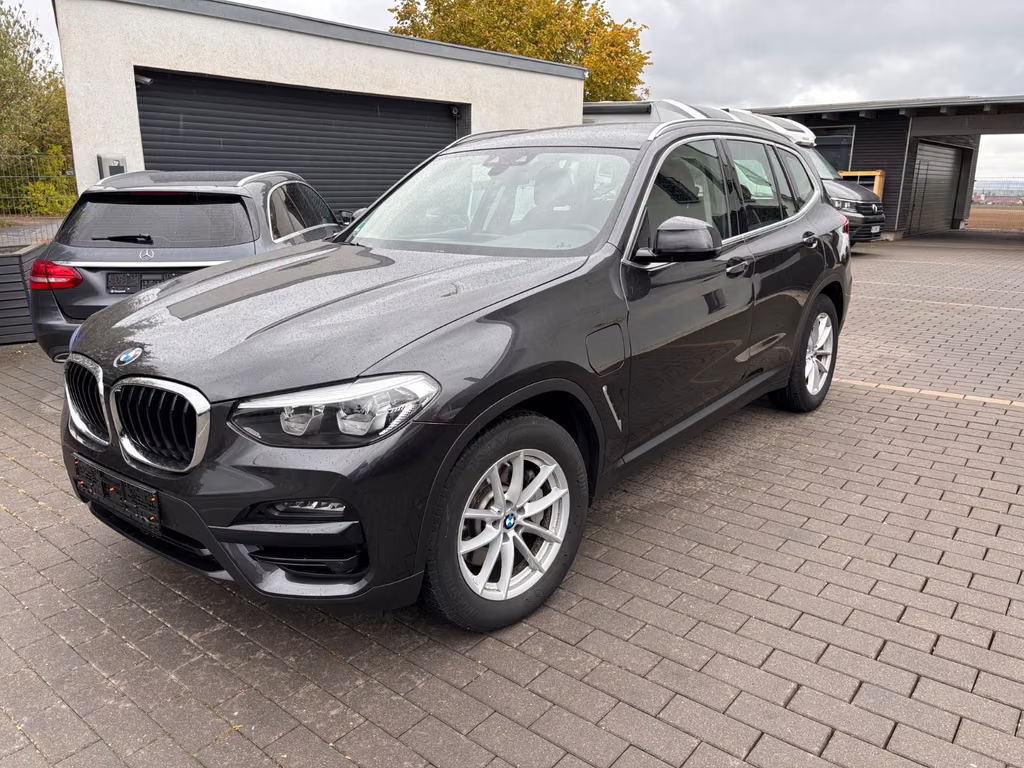 BMW X3 xDrive Advantage pakket