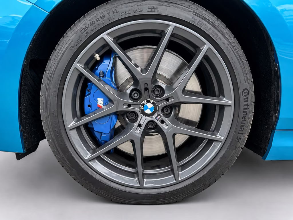 BMW M235