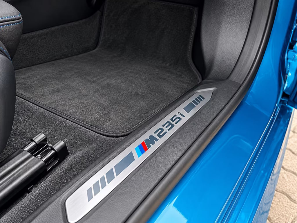 BMW M235