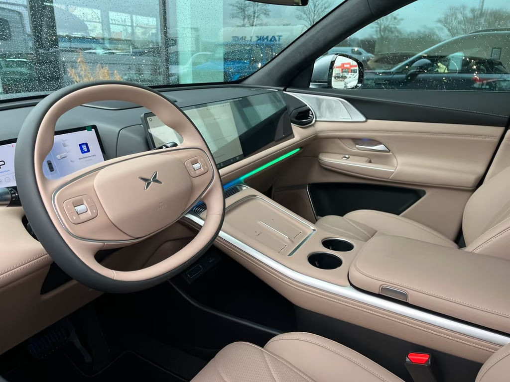 Xpeng G9