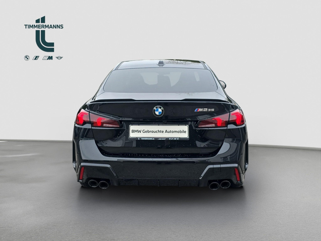 BMW M235