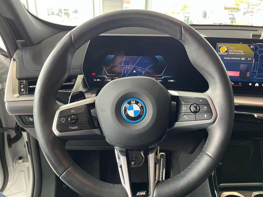 BMW iX1