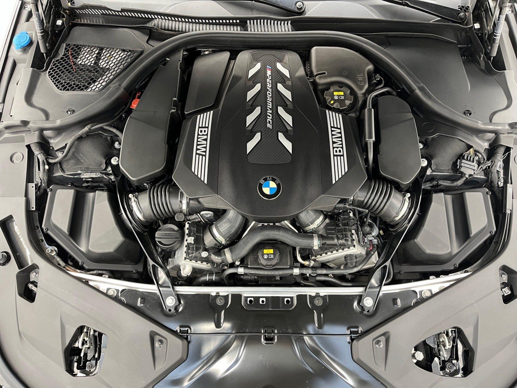 BMW M850