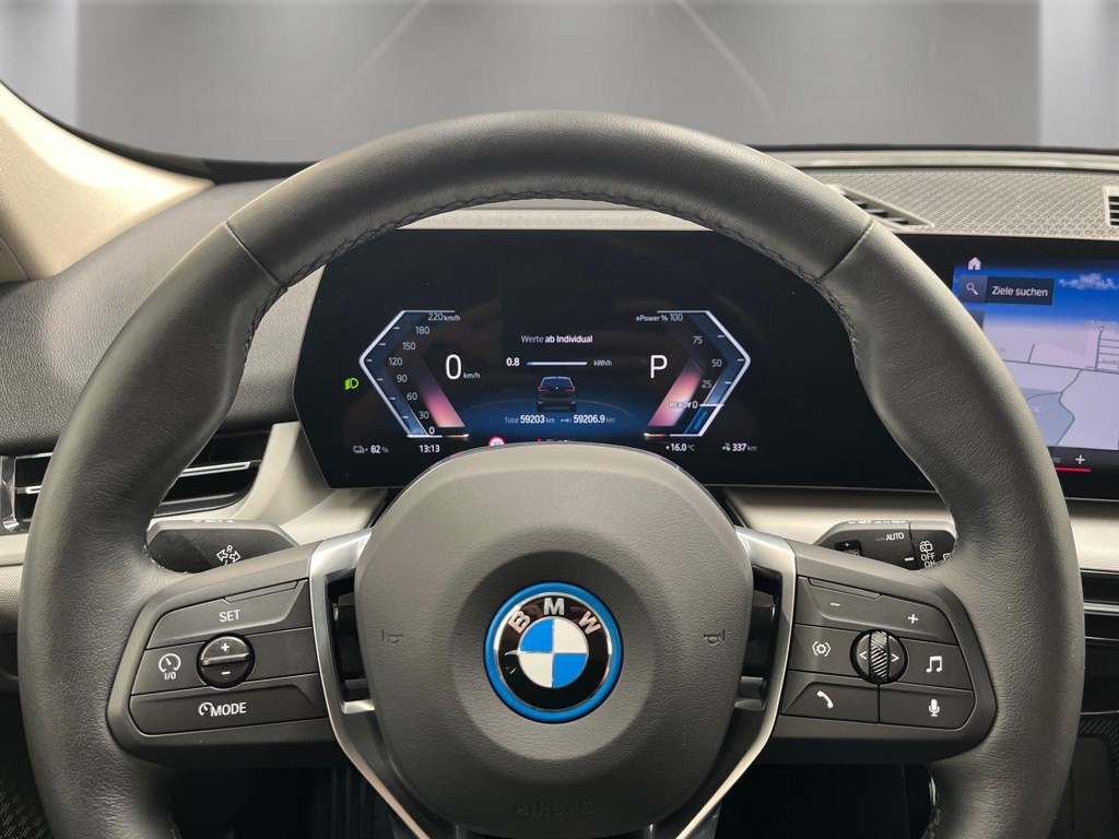 BMW iX1