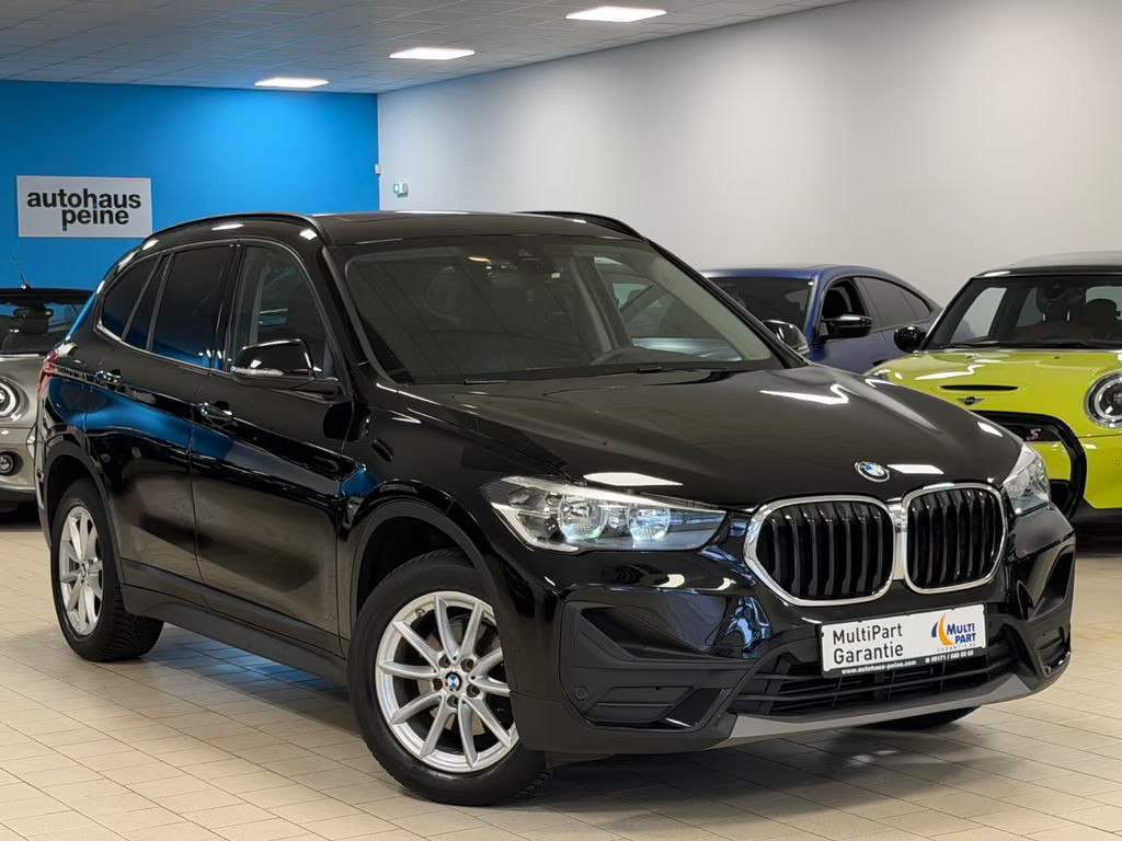 BMW X1 sDriv18/Navi/Panorama/ParkAs/ActGuard/Advan