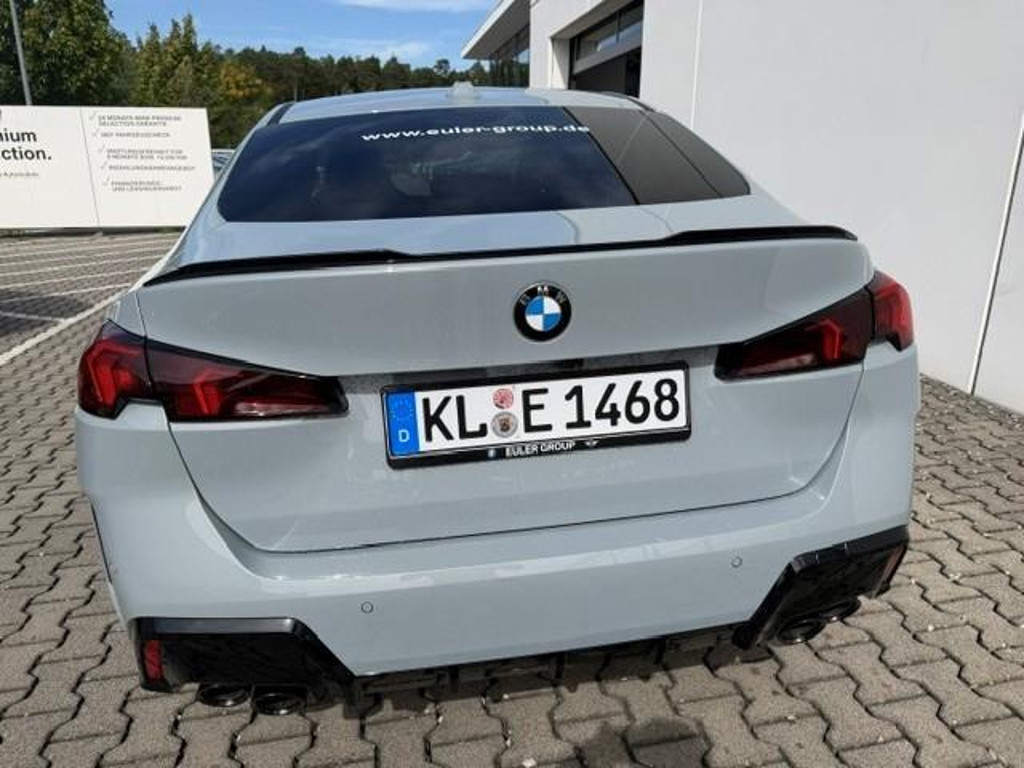 BMW M235