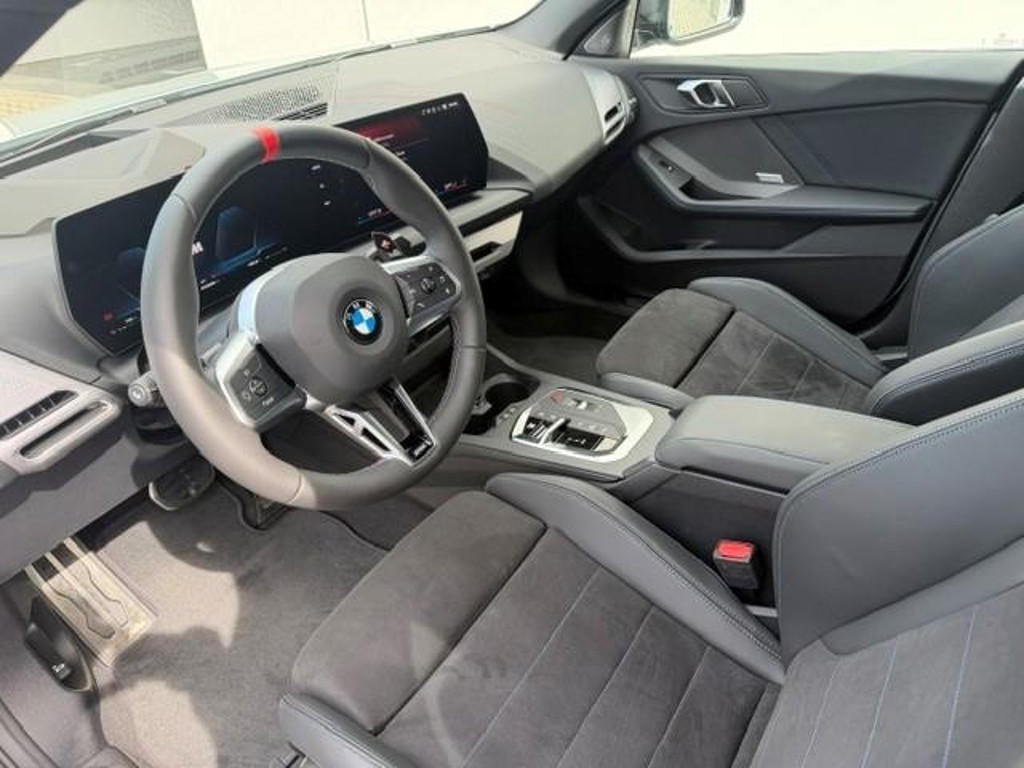 BMW M235
