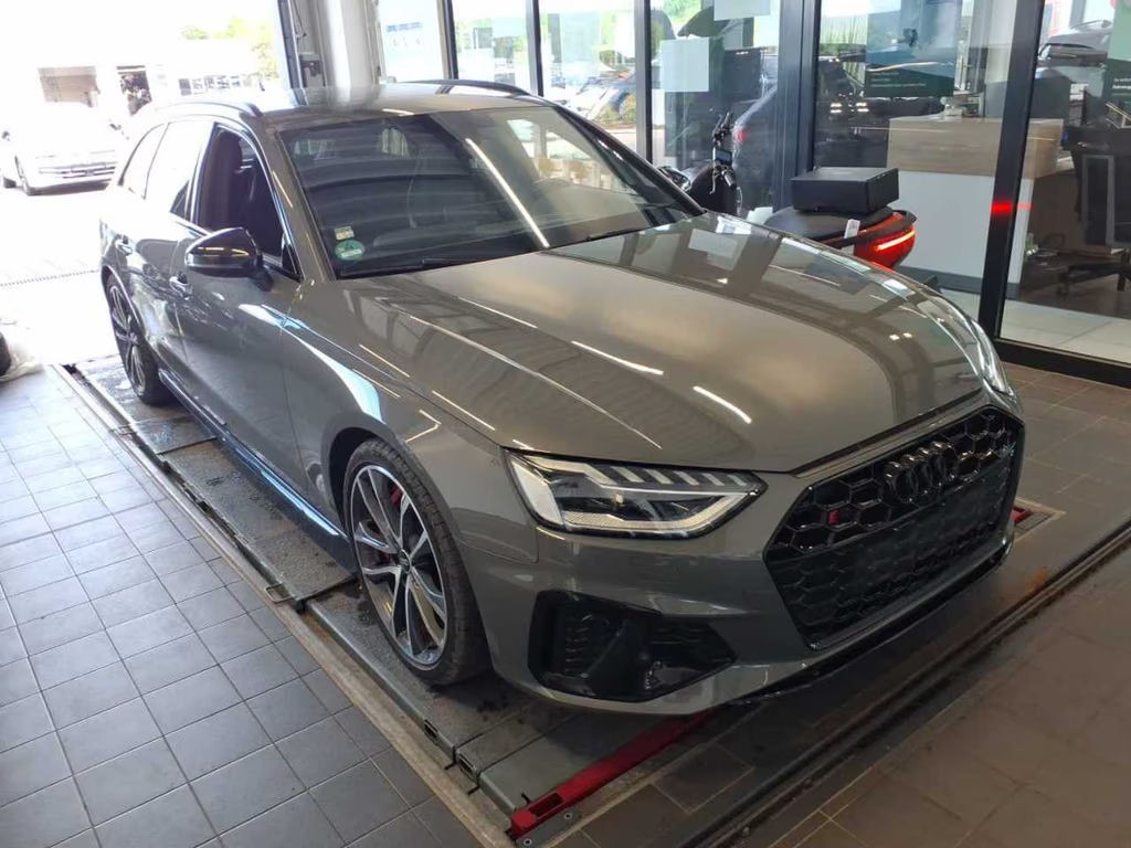 Audi S4