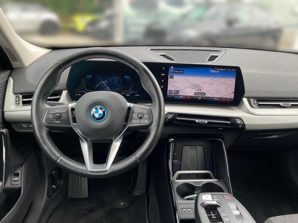 BMW iX1