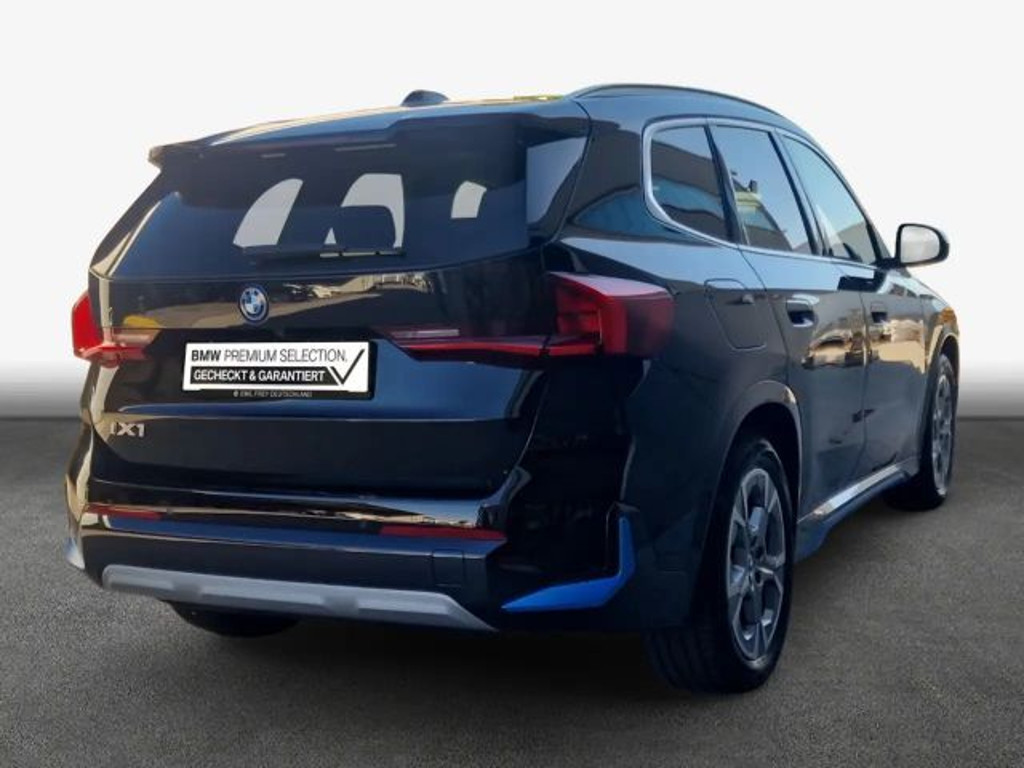BMW iX1
