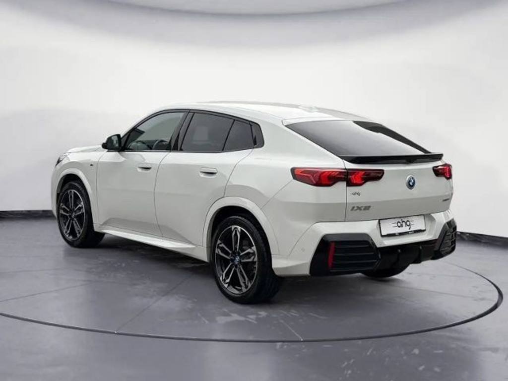 BMW iX2