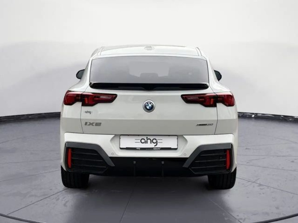 BMW iX2