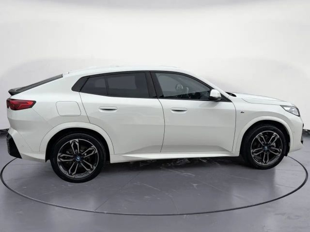 BMW iX2